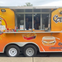 Hey neighbors!
Come on down and enjoy @bbrosfoodtruck π Instagram post from @majesticoaksapartments on July 13, 2023 16:13:29pm